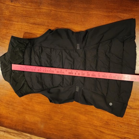 Lululemon Down For It All Women's Black Puffer Vest - Picture 4 of 8
